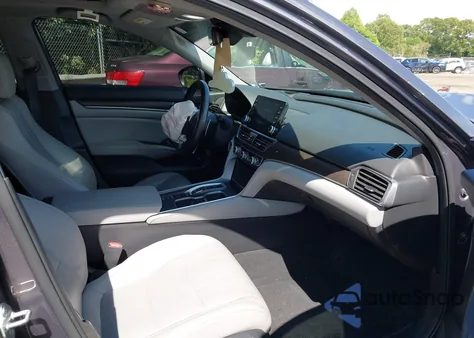 2018 Honda Accord Touring 2.0T z USA, uszkodzony, nr VIN 1HGCV2F91JA026104